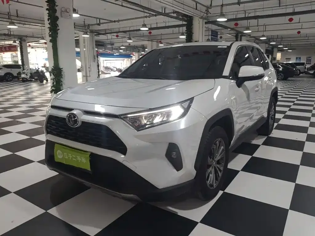 Toyota RAV4 — фото 10