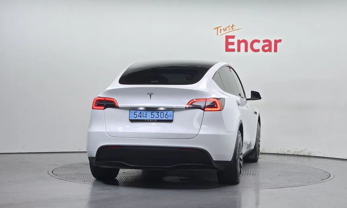 Tesla Model Y — фото 3