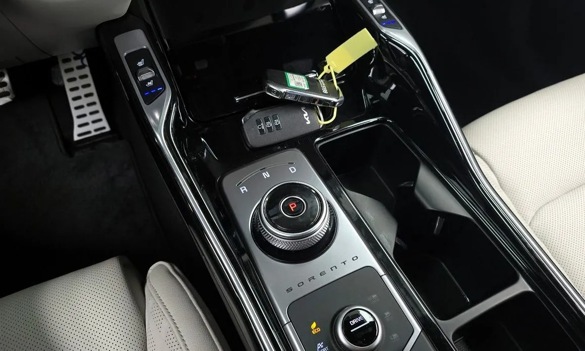 Kia Sorento — фото 9