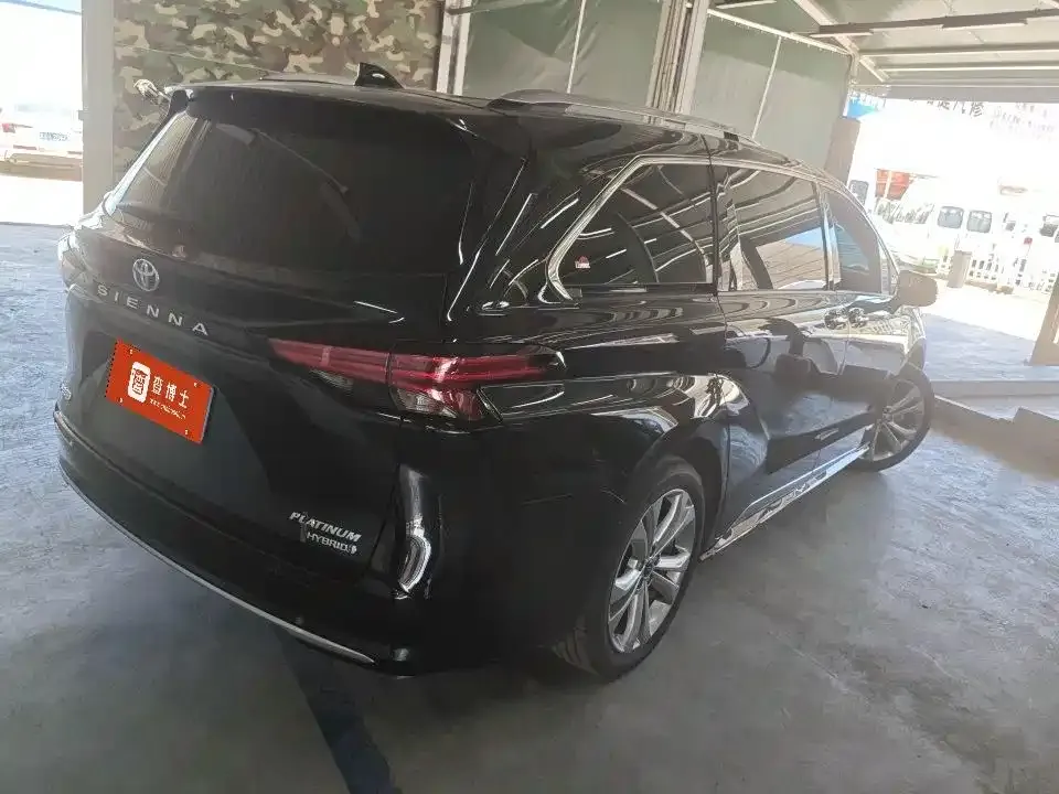 Toyota Sienna — фото 4