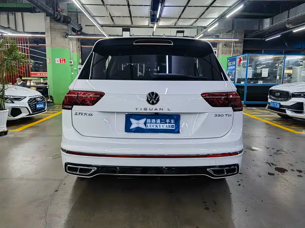 Volkswagen Tiguan L — фото 2