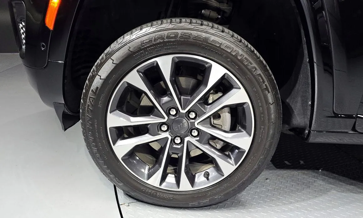 Jeep Cherokee — фото 10