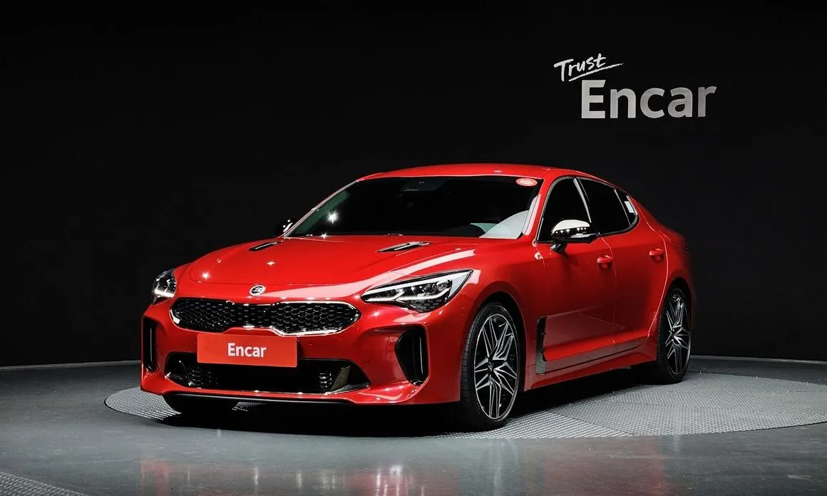 Kia Stinger — фото 1