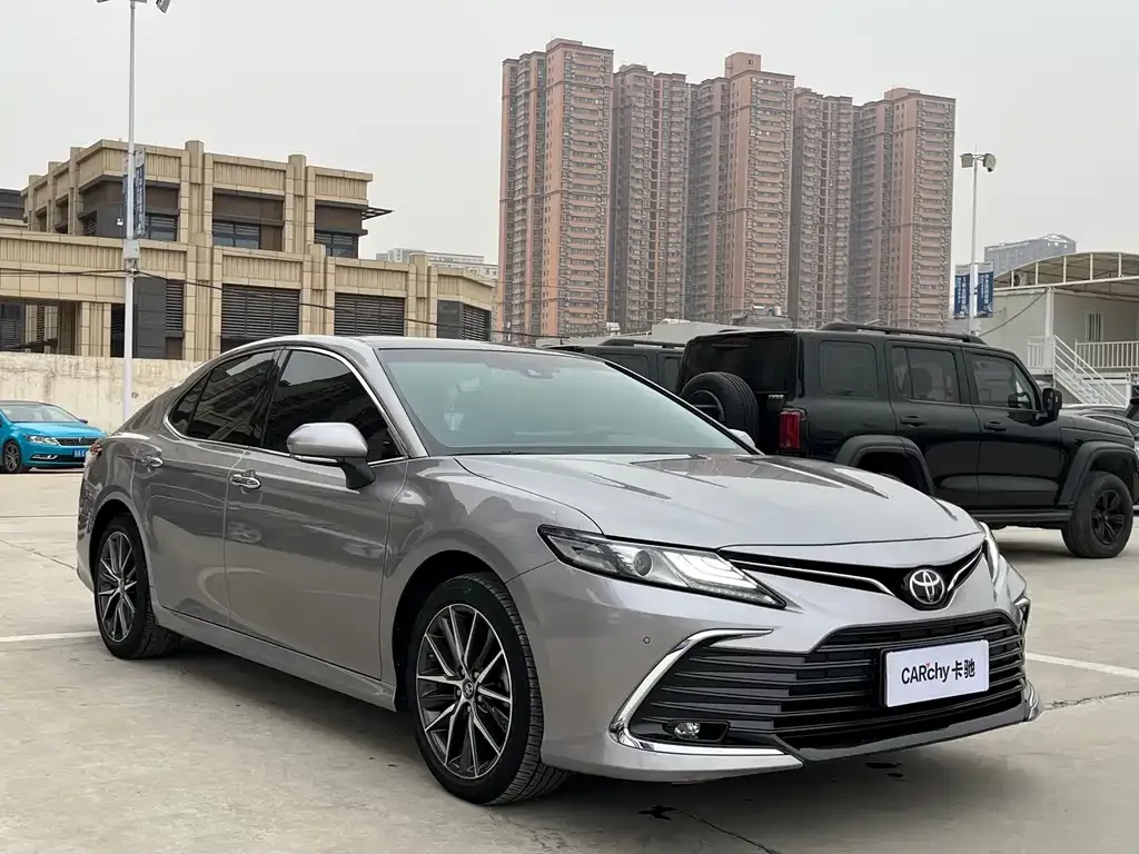 Toyota Camry — фото 5