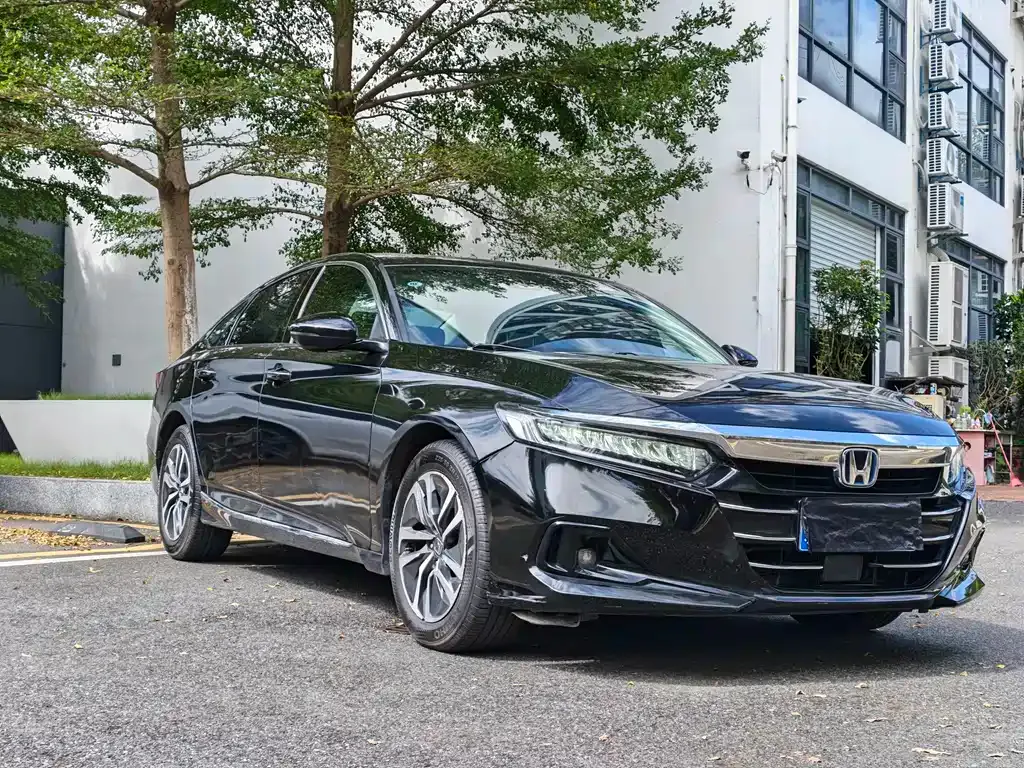 Honda Accord — фото 10