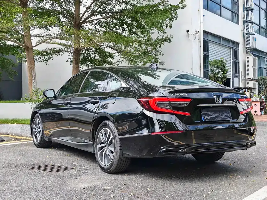 Honda Accord — фото 4