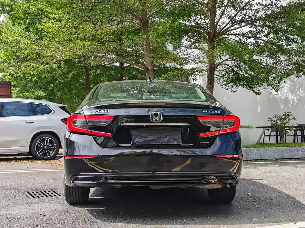 Honda Accord — фото 6
