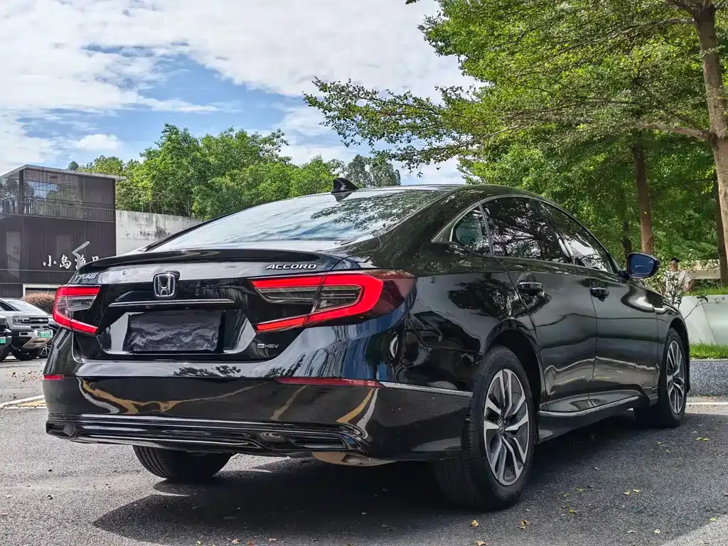 Honda Accord — фото 3