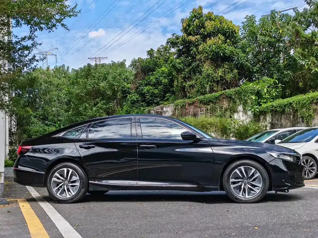 Honda Accord — фото 9