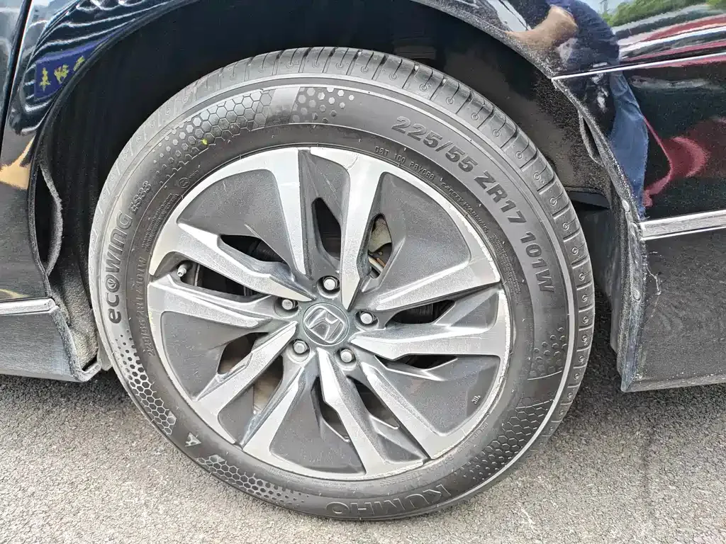 Honda Accord — фото 8