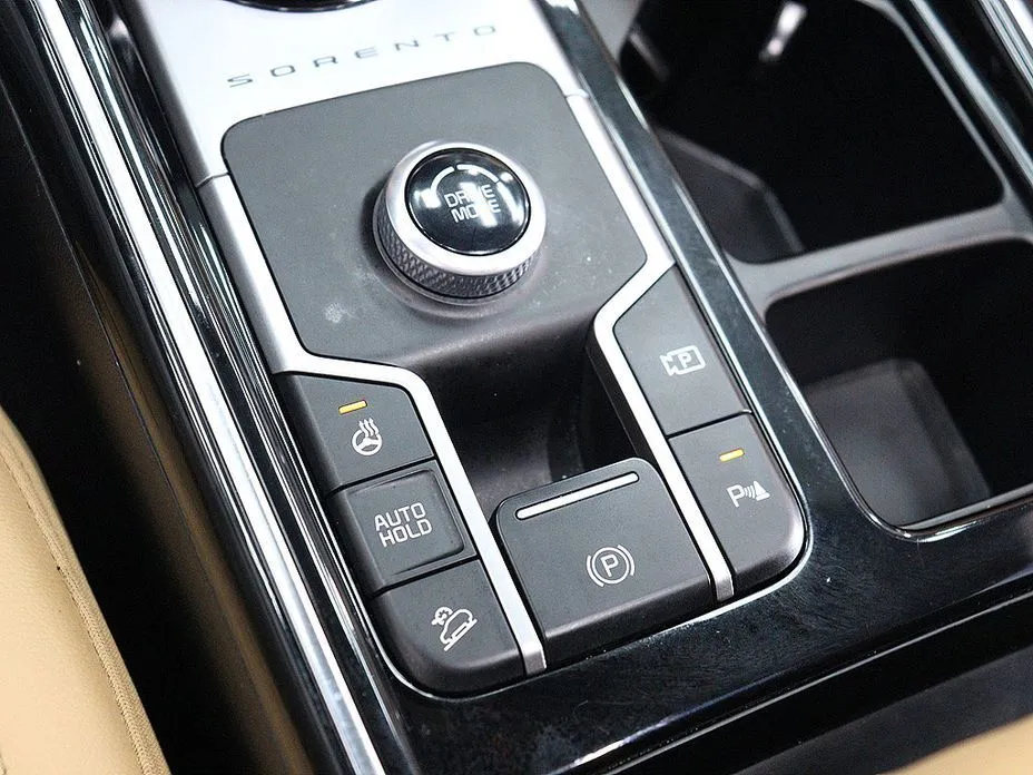 Kia Sorento — фото 10