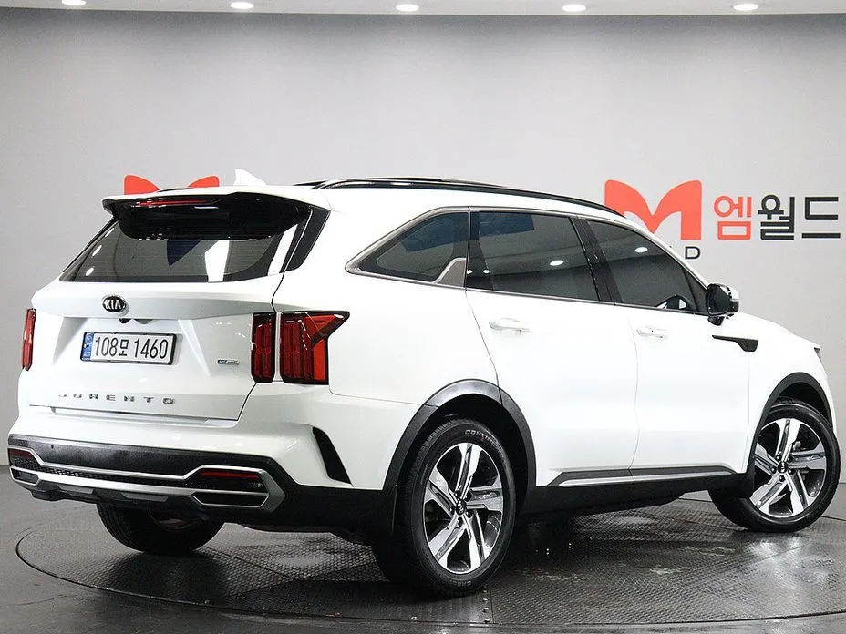 Kia Sorento — фото 6