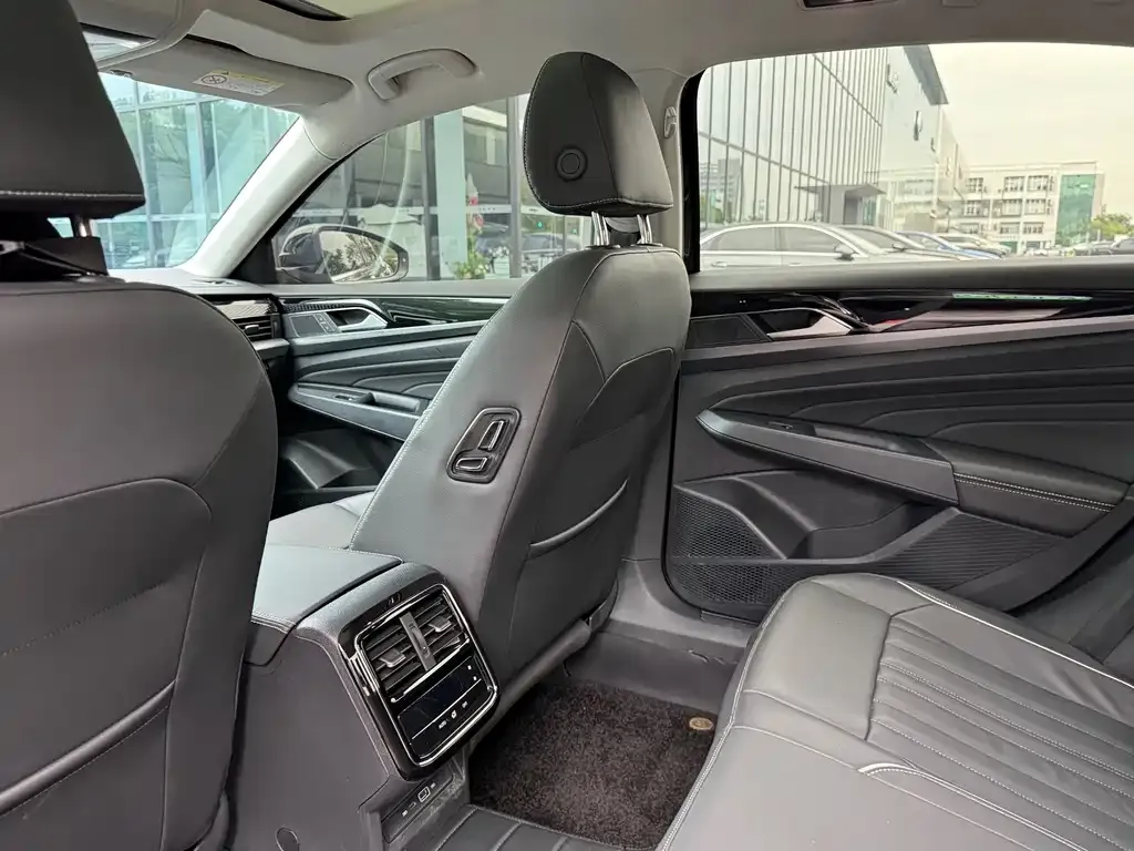 Volkswagen Passat — фото 3