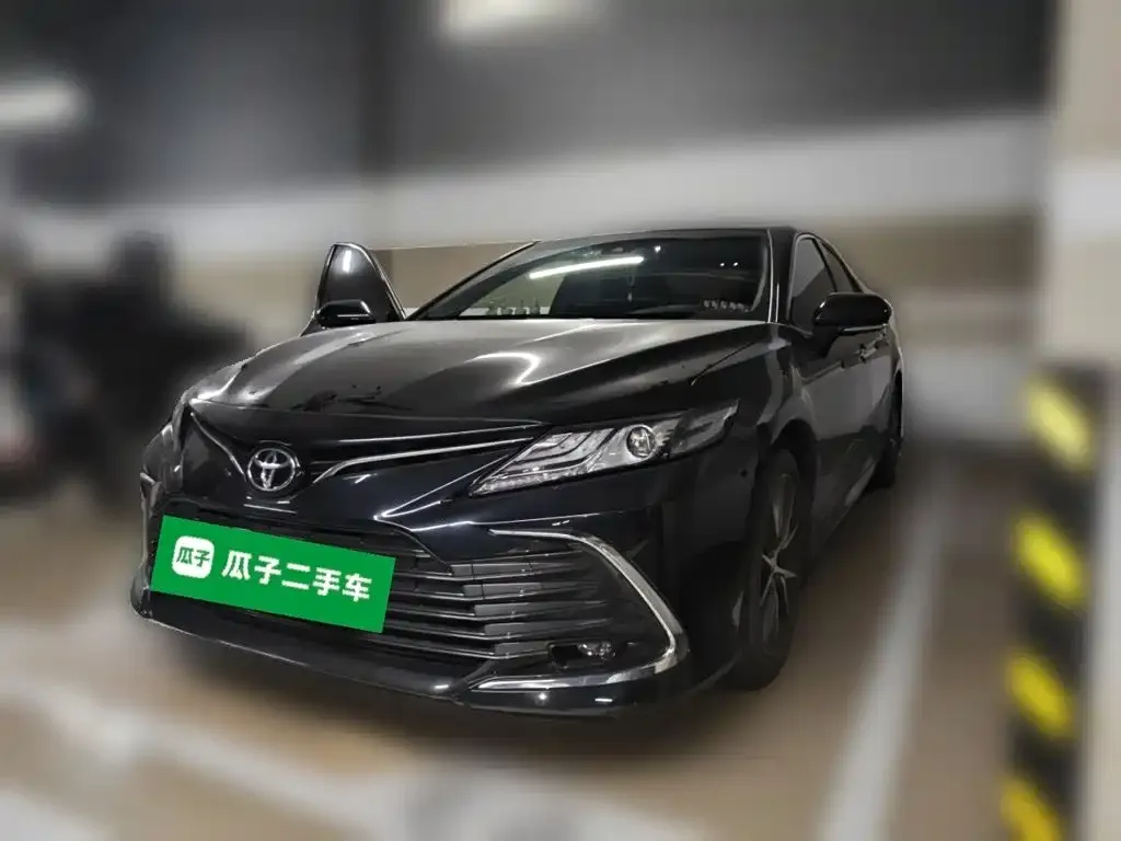 Toyota Camry — фото 5