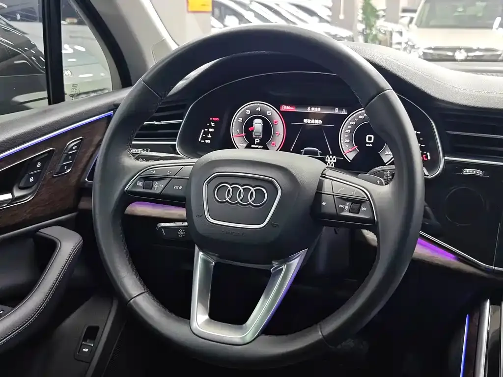 Audi Q7 — фото 2