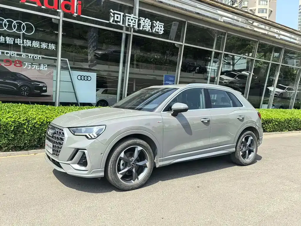 Audi Q3 — фото 10