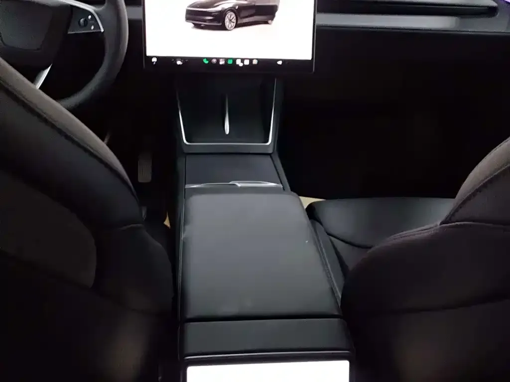 Tesla Model Y L — фото 2