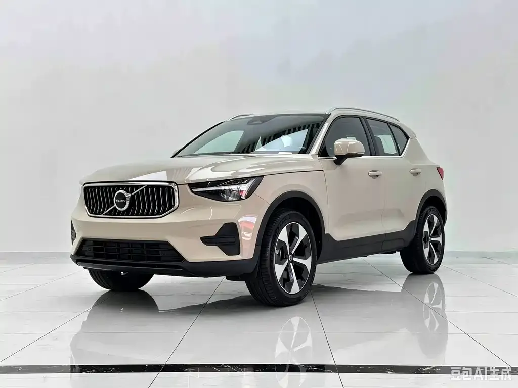 Volvo XC40 — фото 1