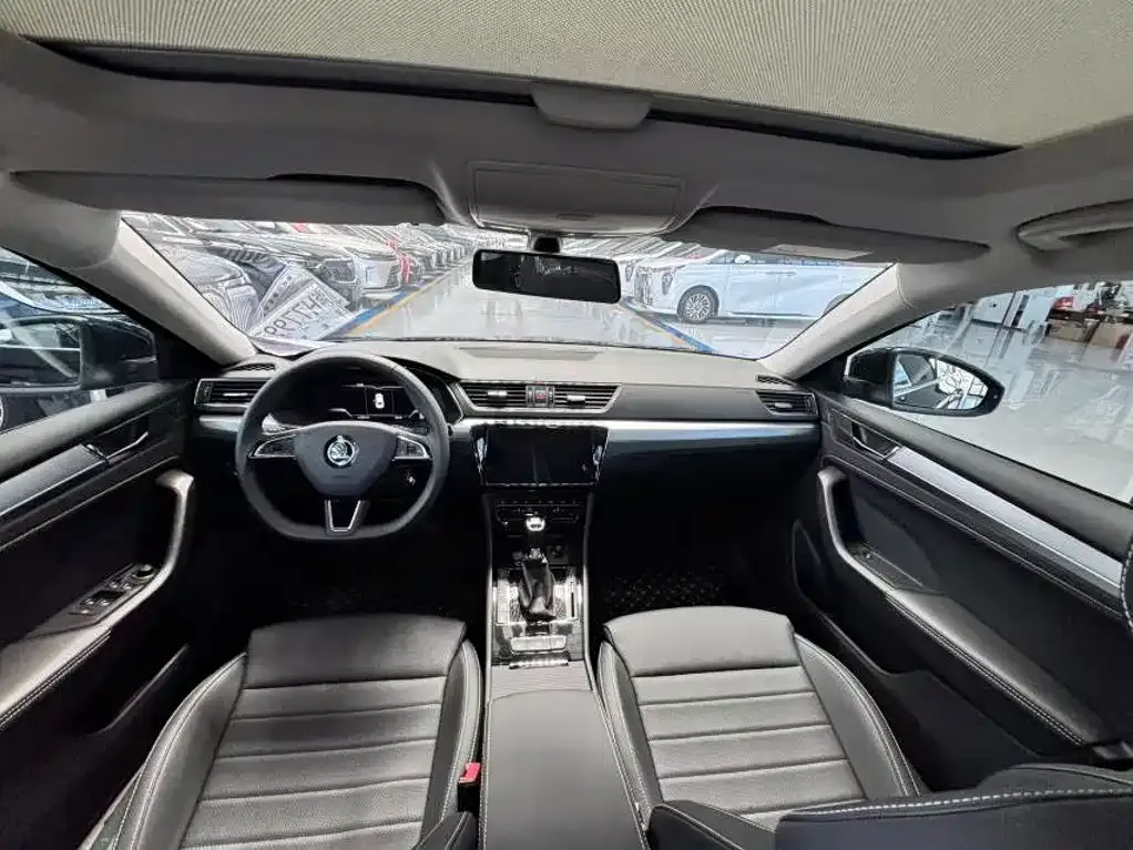 Skoda Superb — фото 7