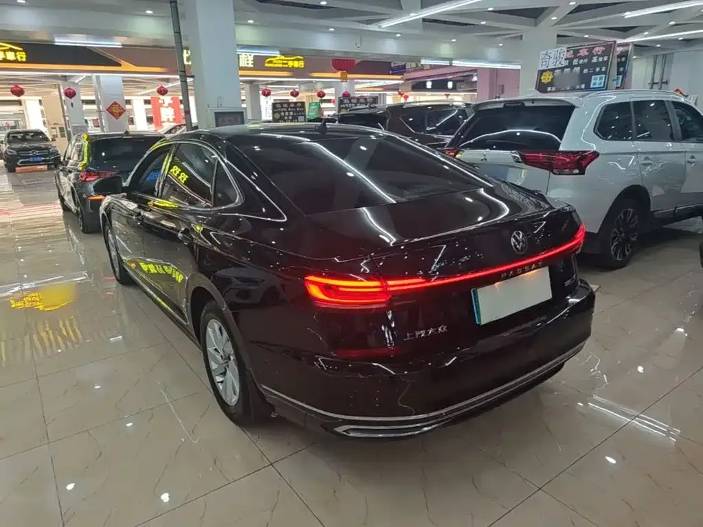 Volkswagen Passat — фото 9