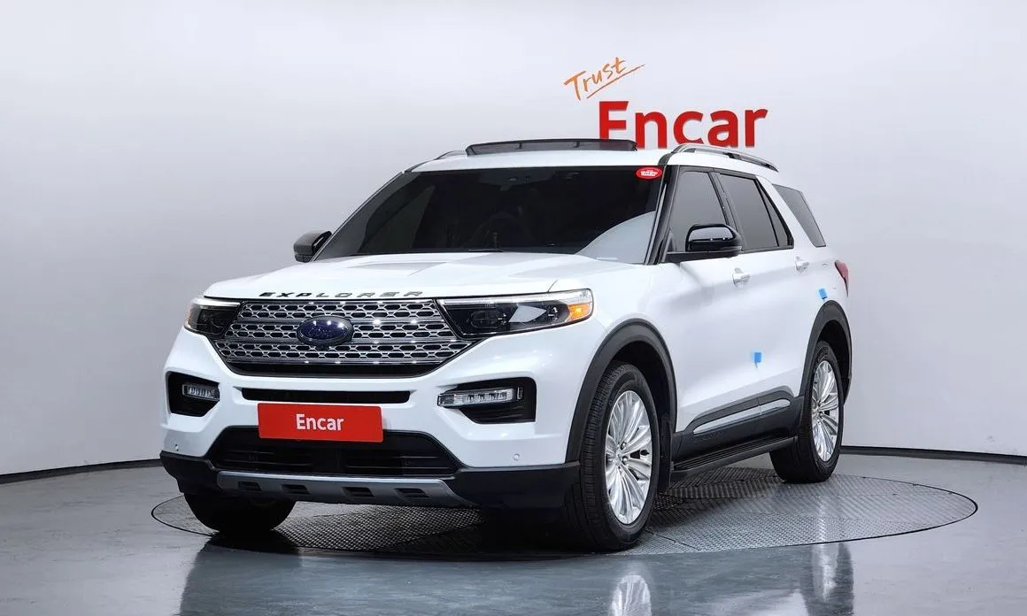 Ford Explorer — фото 1