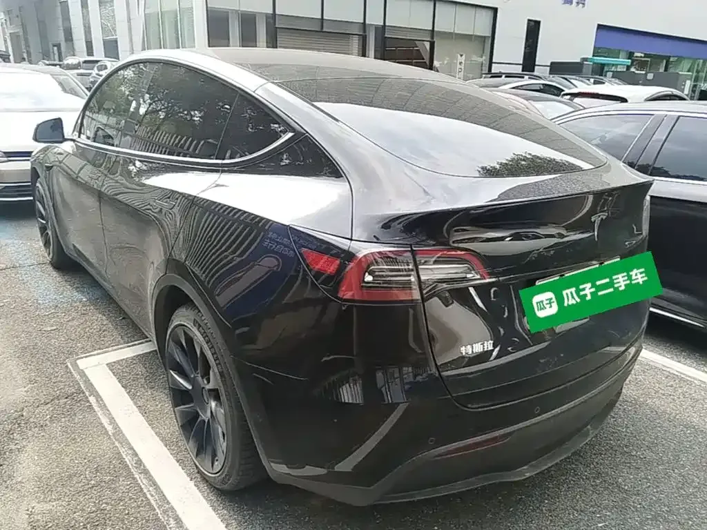 Tesla Model Y — фото 7