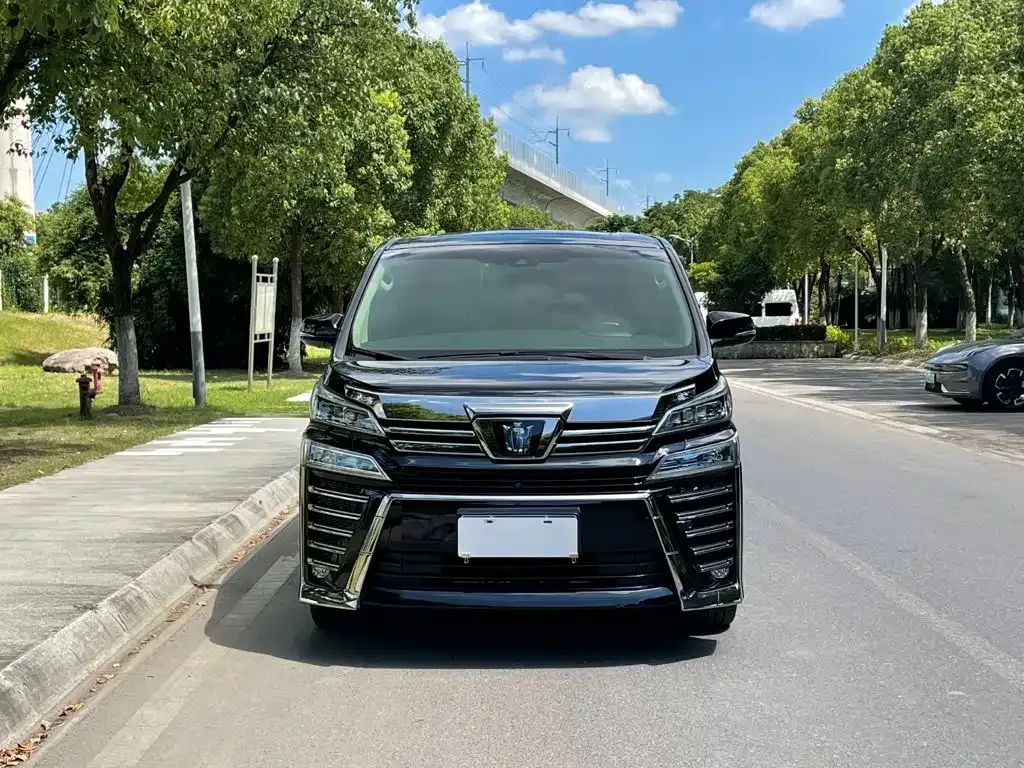 Toyota Vellfire — фото 6