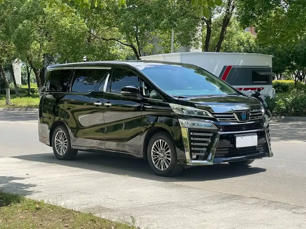 Toyota Vellfire — фото 3