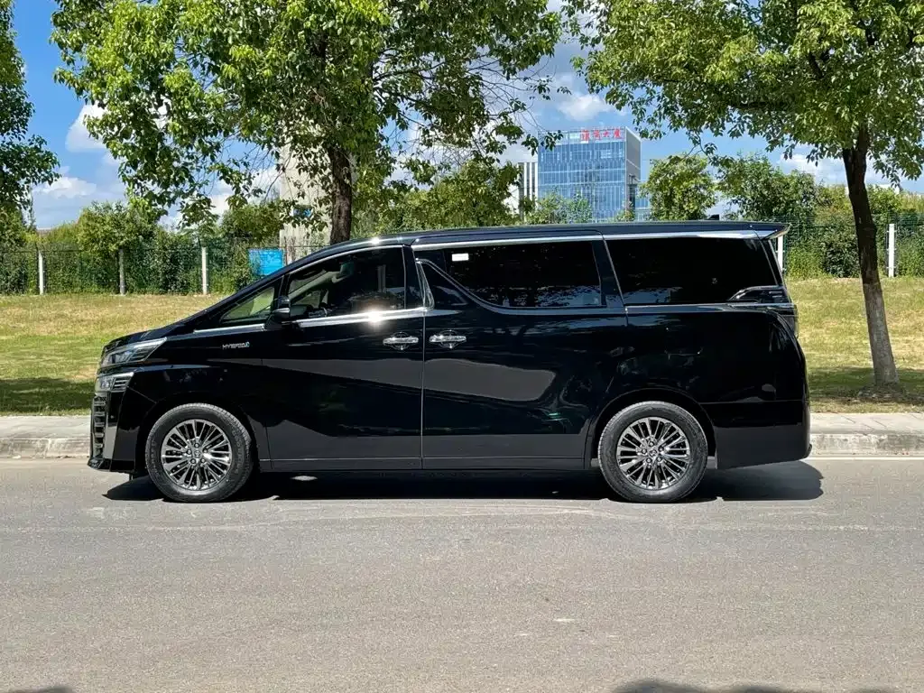 Toyota Vellfire — фото 10