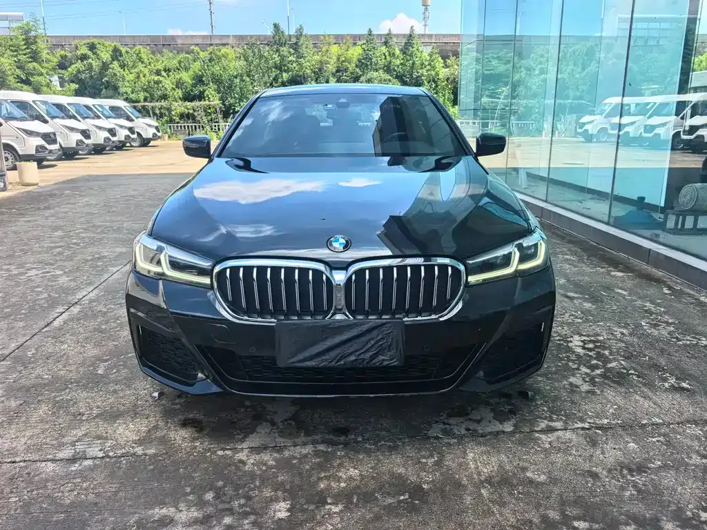 BMW 5 Series — фото 9