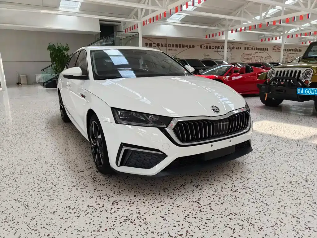 Skoda Octavia — фото 6