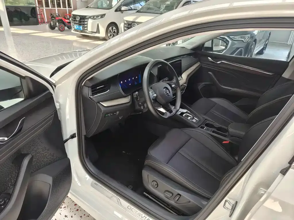 Skoda Octavia — фото 9
