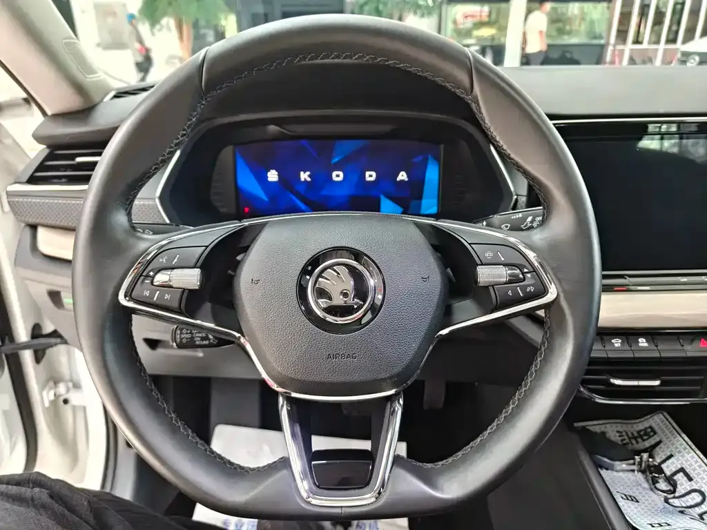 Skoda Octavia — фото 7
