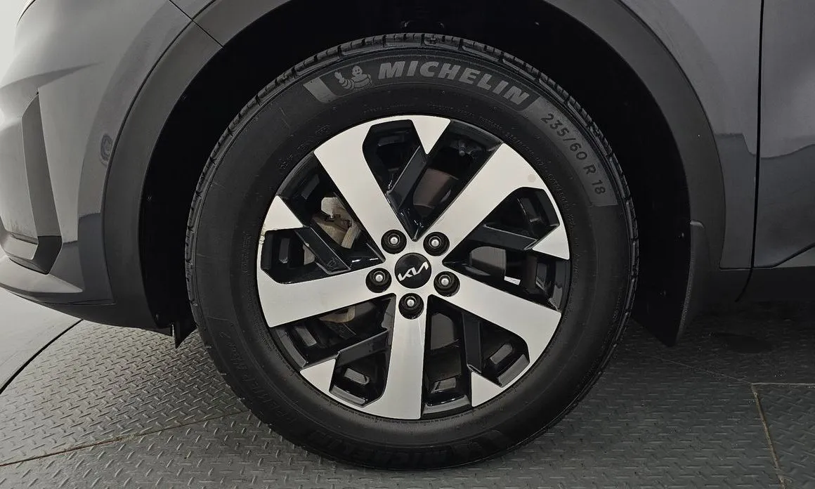 Kia Sorento — фото 9