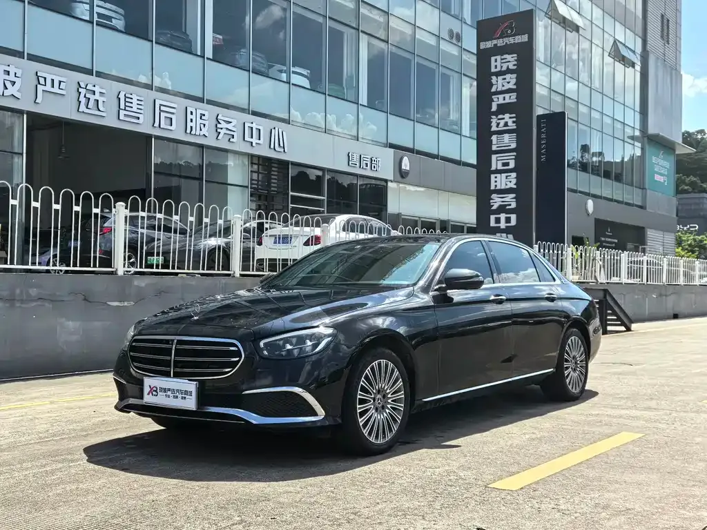 Mercedes-Benz E-Class — фото 1