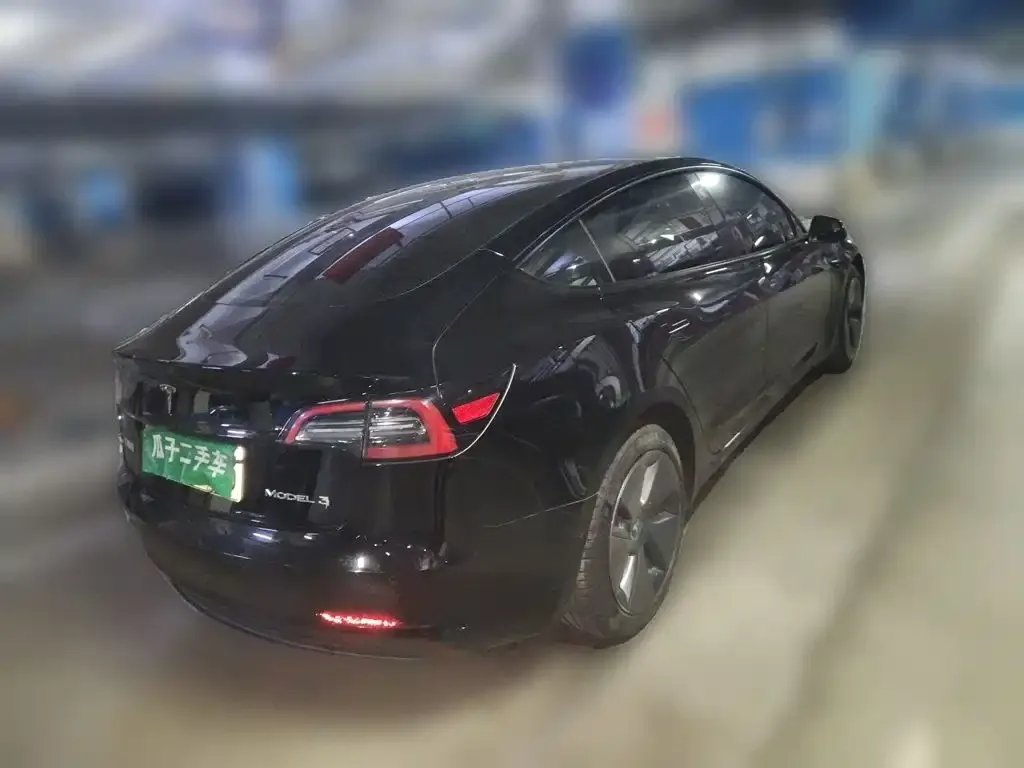 Tesla Model 3 — фото 4