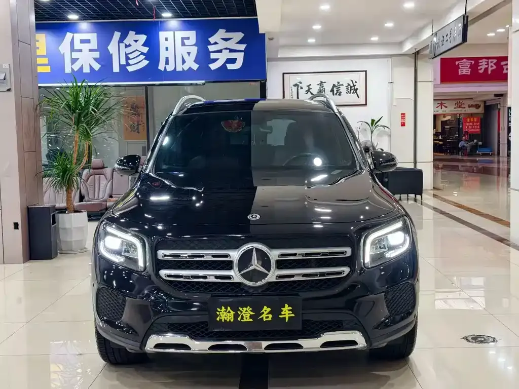 Mercedes-Benz GLB — фото 1
