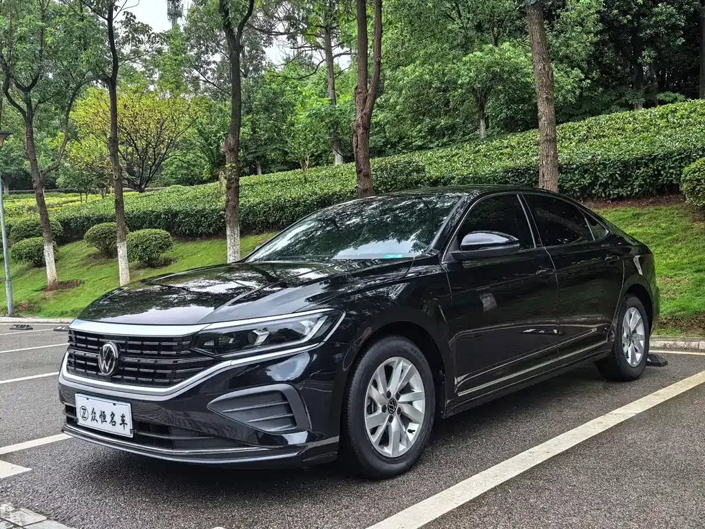 Volkswagen Passat — фото 1
