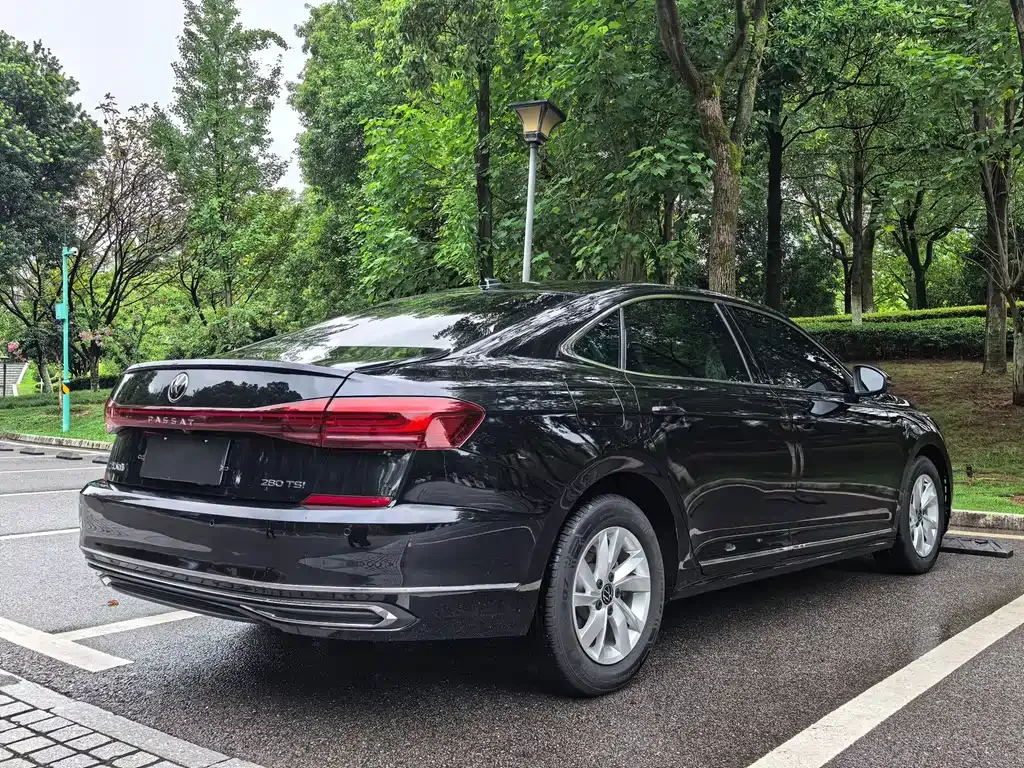 Volkswagen Passat — фото 8