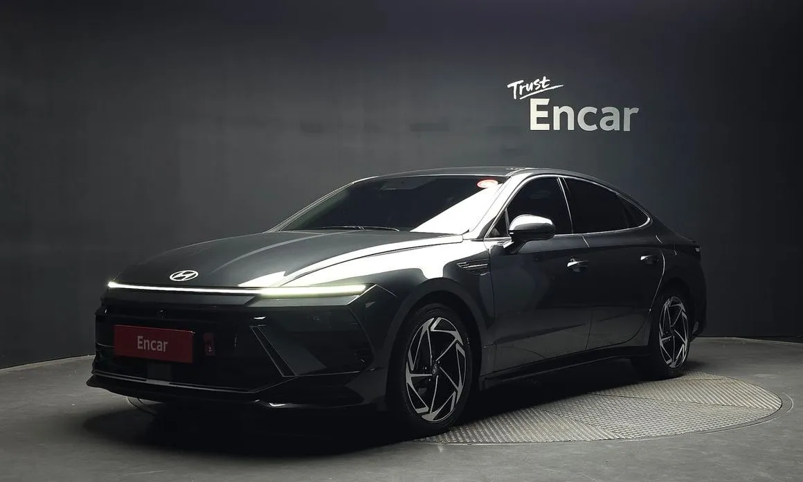 Hyundai Sonata Exclusive 1