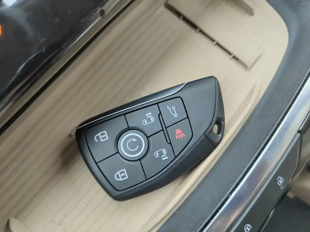 Buick GL8 Hybrid — фото 4