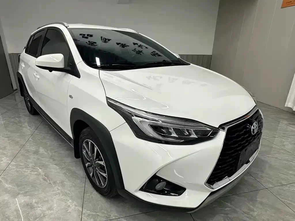 Toyota Yaris L — фото 10