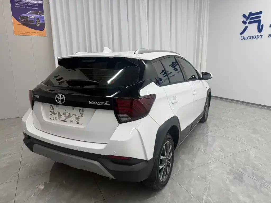 Toyota Yaris L — фото 6