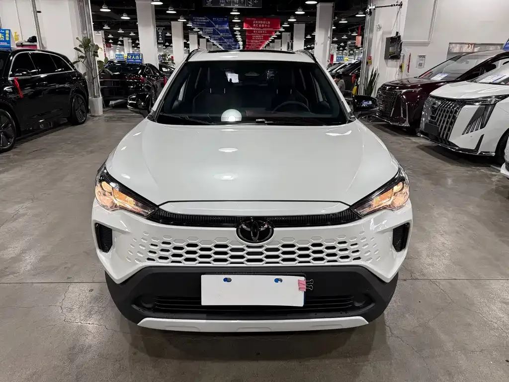 Toyota Corolla Cross — фото 1