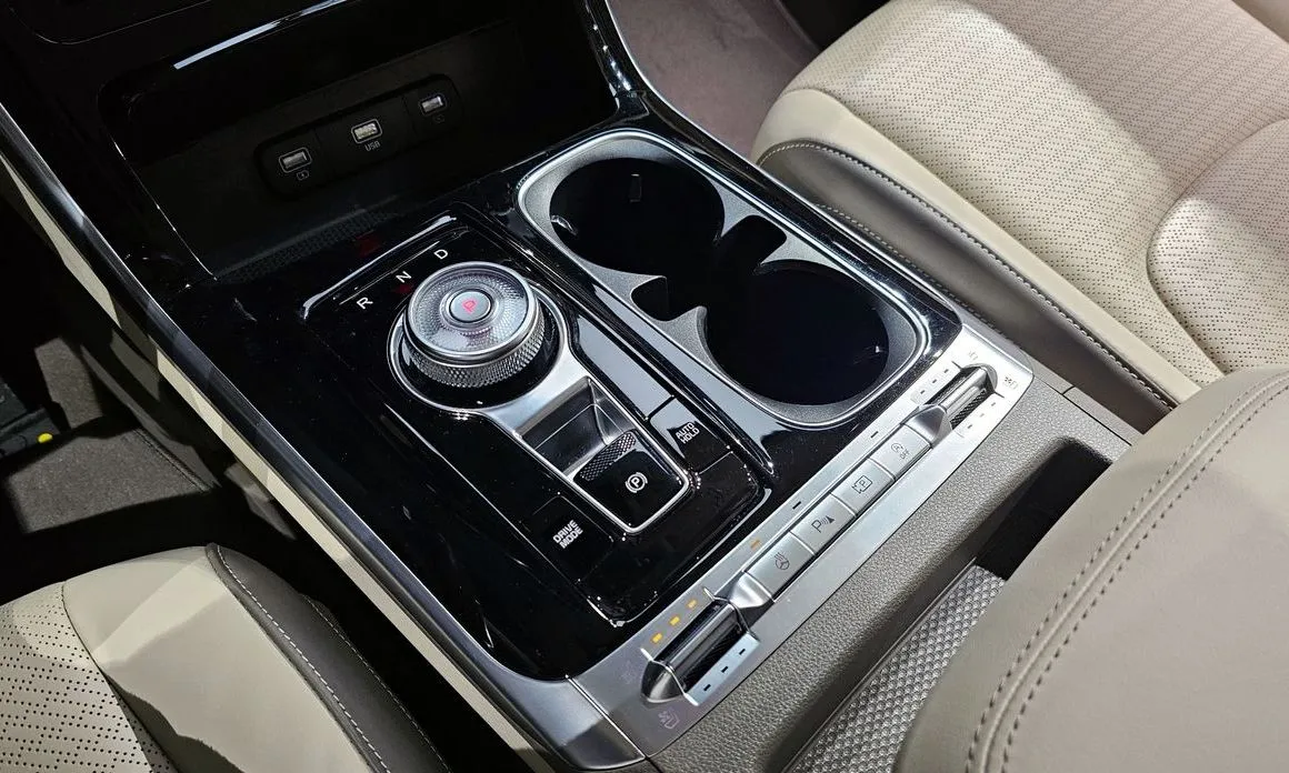 Kia Carnival — фото 10
