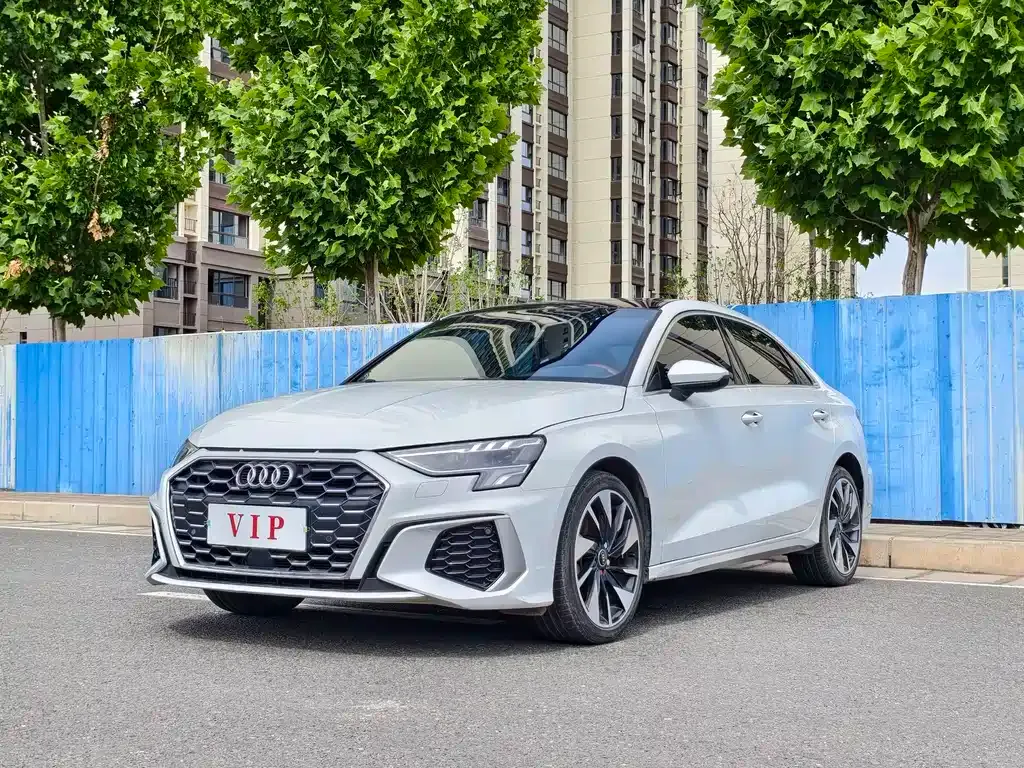 Audi A3 — фото 1