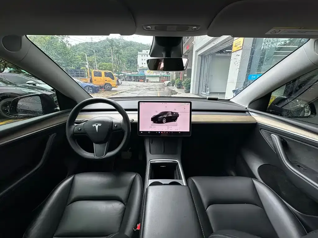 Tesla Model Y — фото 5