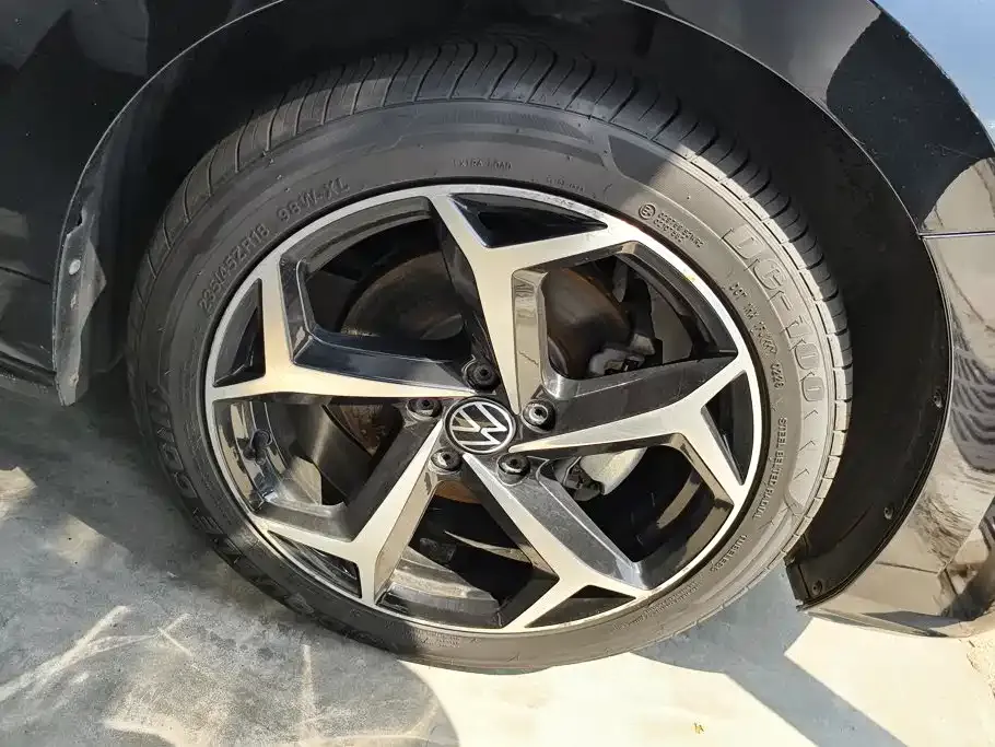 Volkswagen Passat — фото 10