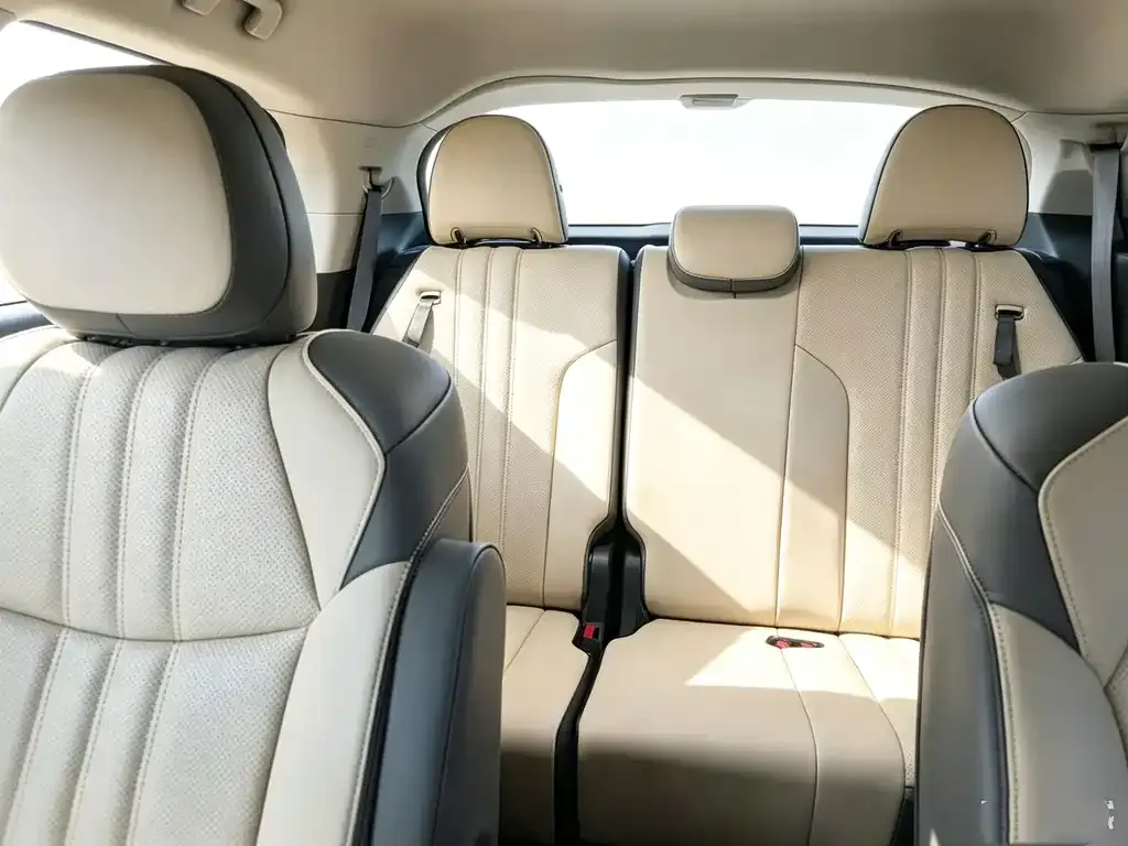 Toyota Sienna — фото 9