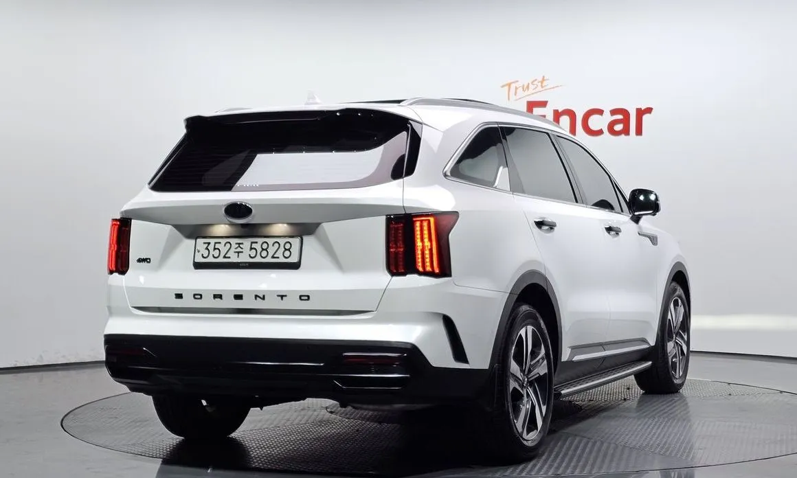 Kia Sorento — фото 9